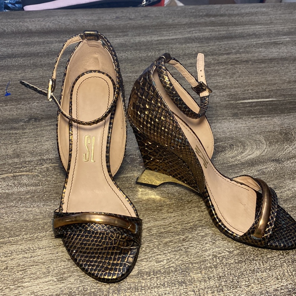 Santa Lolla Sharon wedges with Copper and Gold heel .